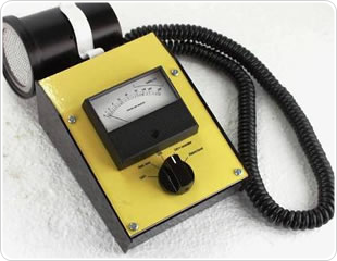 Kit: Gem-400 Geiger Counter (Radiation Meter) from Quicktest