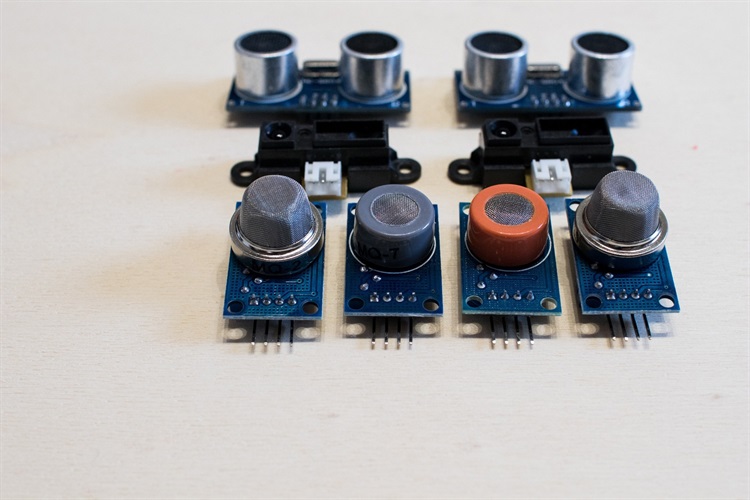 Sensor Menu Design Stable Gas Sensor Performance via Adaptive Circuit Design