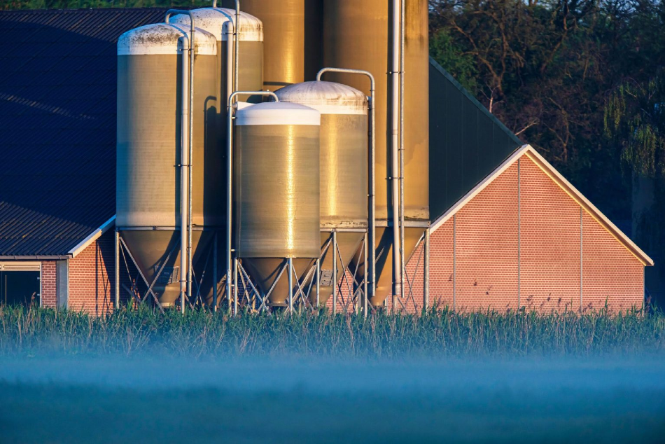 How Smart Farming Benefits from Stock Monitoring Sensors