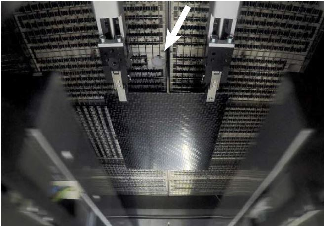 In the infrared heating system of KraussMaffei the semi-finished products are heated up to the due temperature. The infrared thermometers are located behind the recess (white arrow).