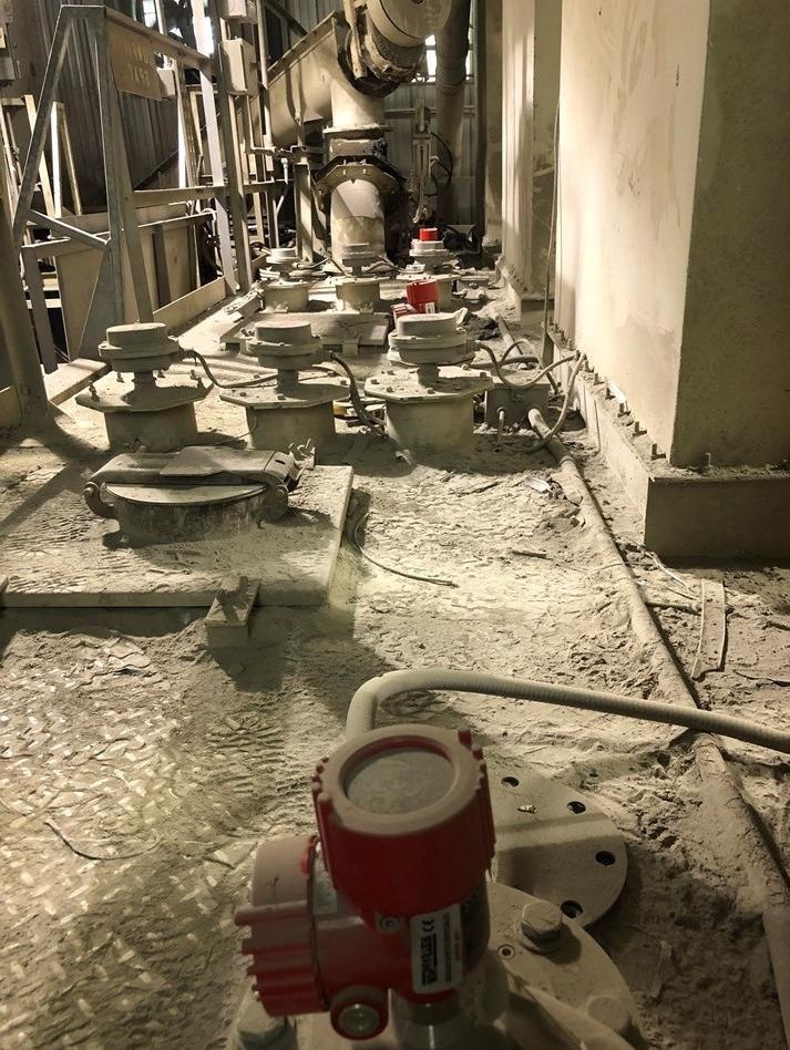 Multiple sensors can be networked using a daisy-chain wiring schematic to reduce wiring costs.