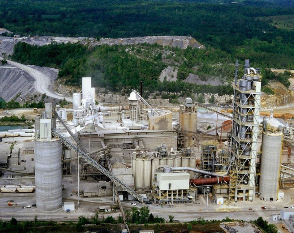 This large cement plant benefits from wireless technology and an automated inventory system.