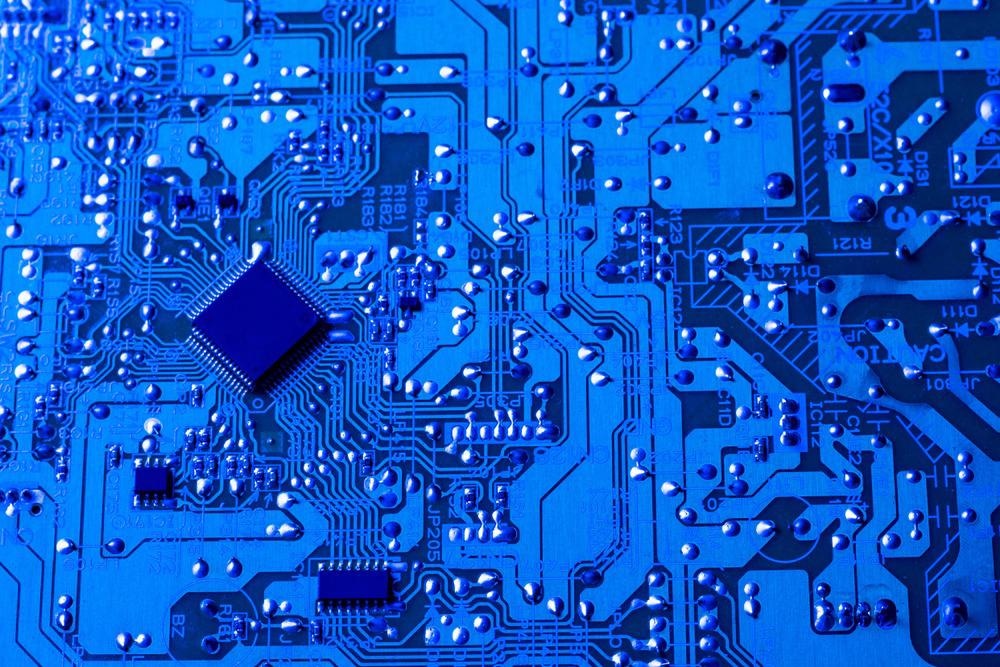 Designing a Compact Plasmonic Pressure Sensor for Nanophotonic Applications