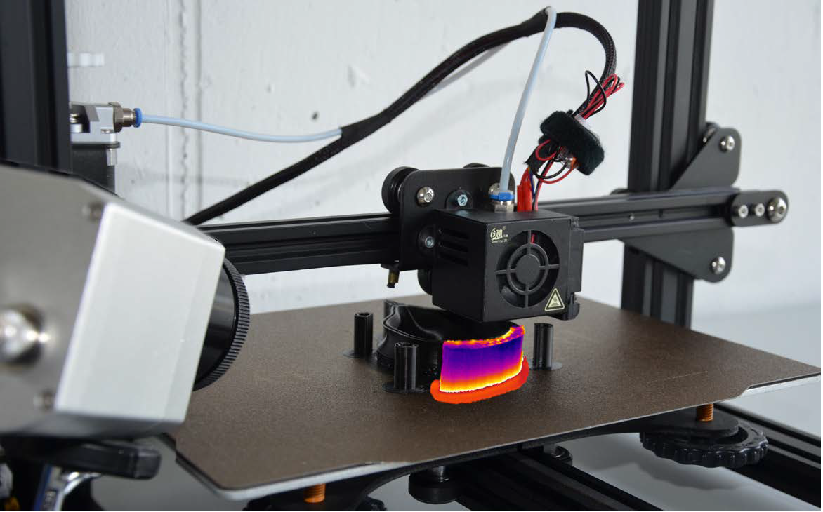 Quality control using optris PI 640i during 3D printing with the fused filament fabrication method (composite image with IR view and real image)