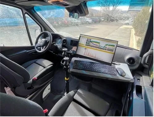 Mobile lab cockpit for observing real time data stream infield.