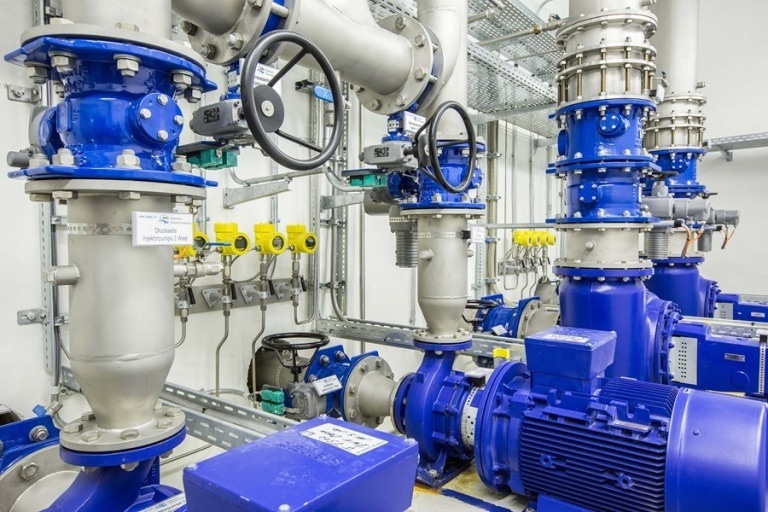 By quickly detecting leaks, for example, VEGABAR pressure sensors safeguard processes wherever water is pumped between processing facilities and individual devices