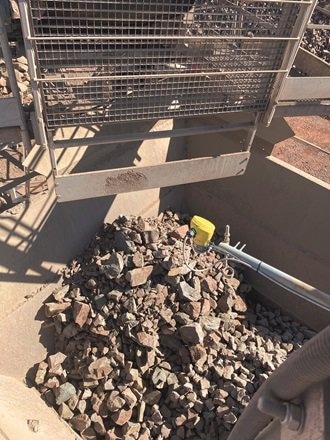 VEGAPULS radar transmitters of the BASIC series measure the level of raw material in the crushers