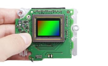 Using Pixel Sensors in Electron Microscopy