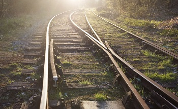 Using Defect Sensors to Detect Signaling Problems on Train Lines