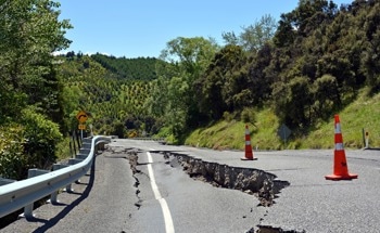 Protection Against Earthquakes with Motion Sensors