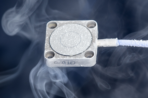 Ultra-High-Resolution Displacement Measurement with capaNCDT Sensors