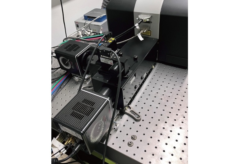 Experimental setup with ORCA-Quest