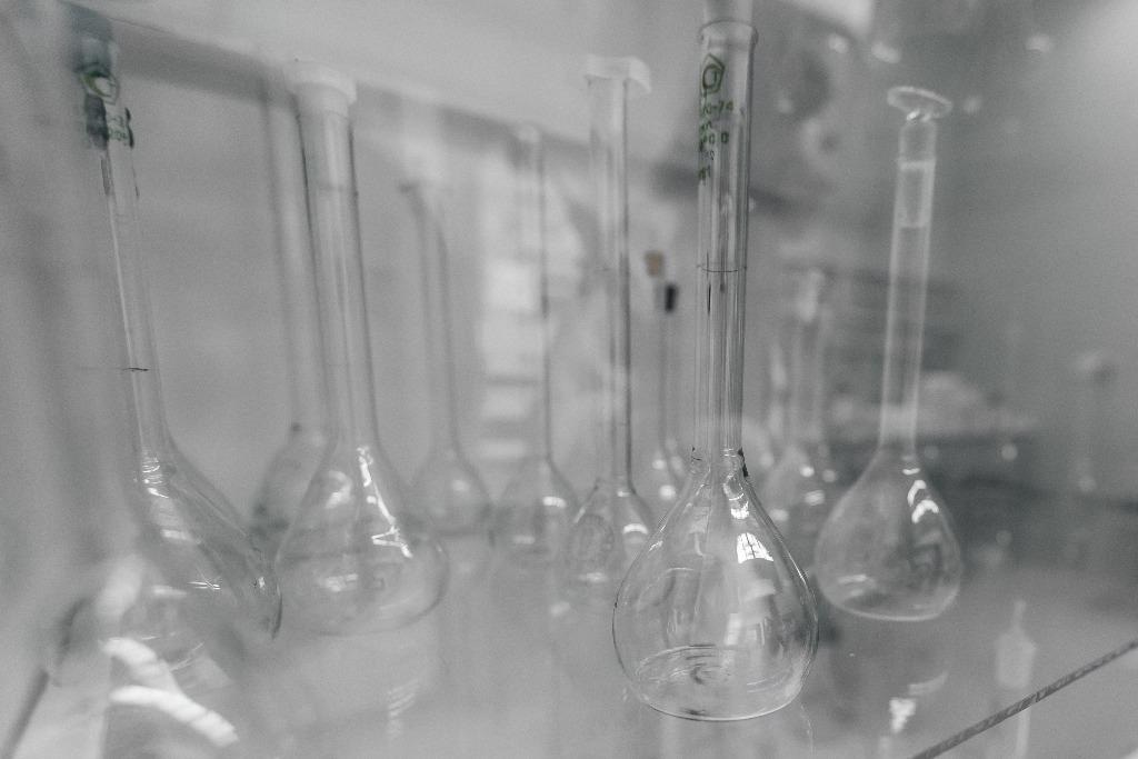 Ultra-Small Organic Sensors Help Estimate Temperature of Chemical Reactions