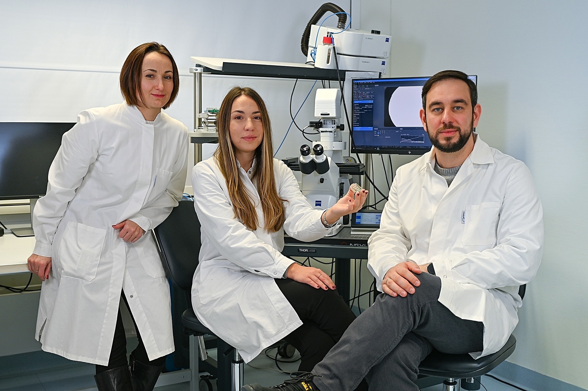 Tiny, Reusable Biosensor Tests Up to 32 Pathogens at Once