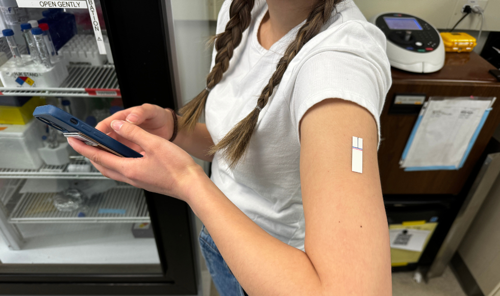 Painless Patch Tracks Blood Sugar and More for Weeks