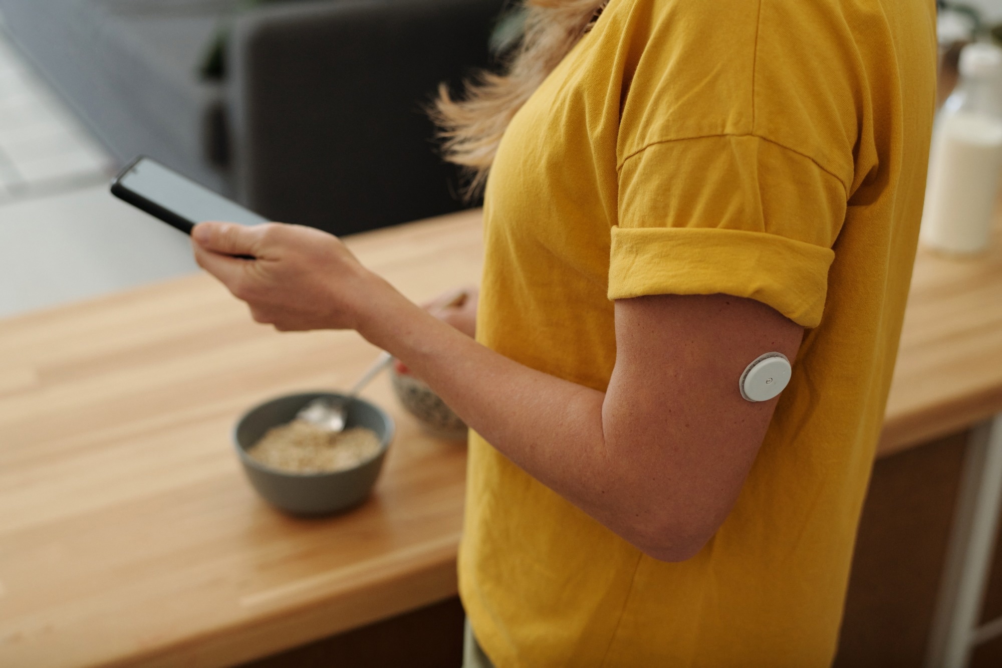 Novel On-Skin Sensor Provides Continuous B6 and Glucose Monitoring