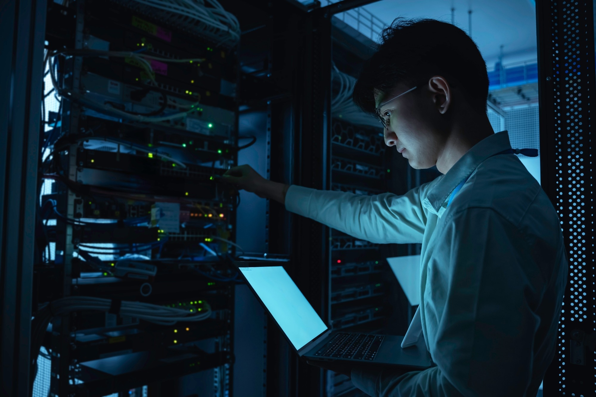 Energy-Aware Protocol Cuts Power Use in Green IoT Networks