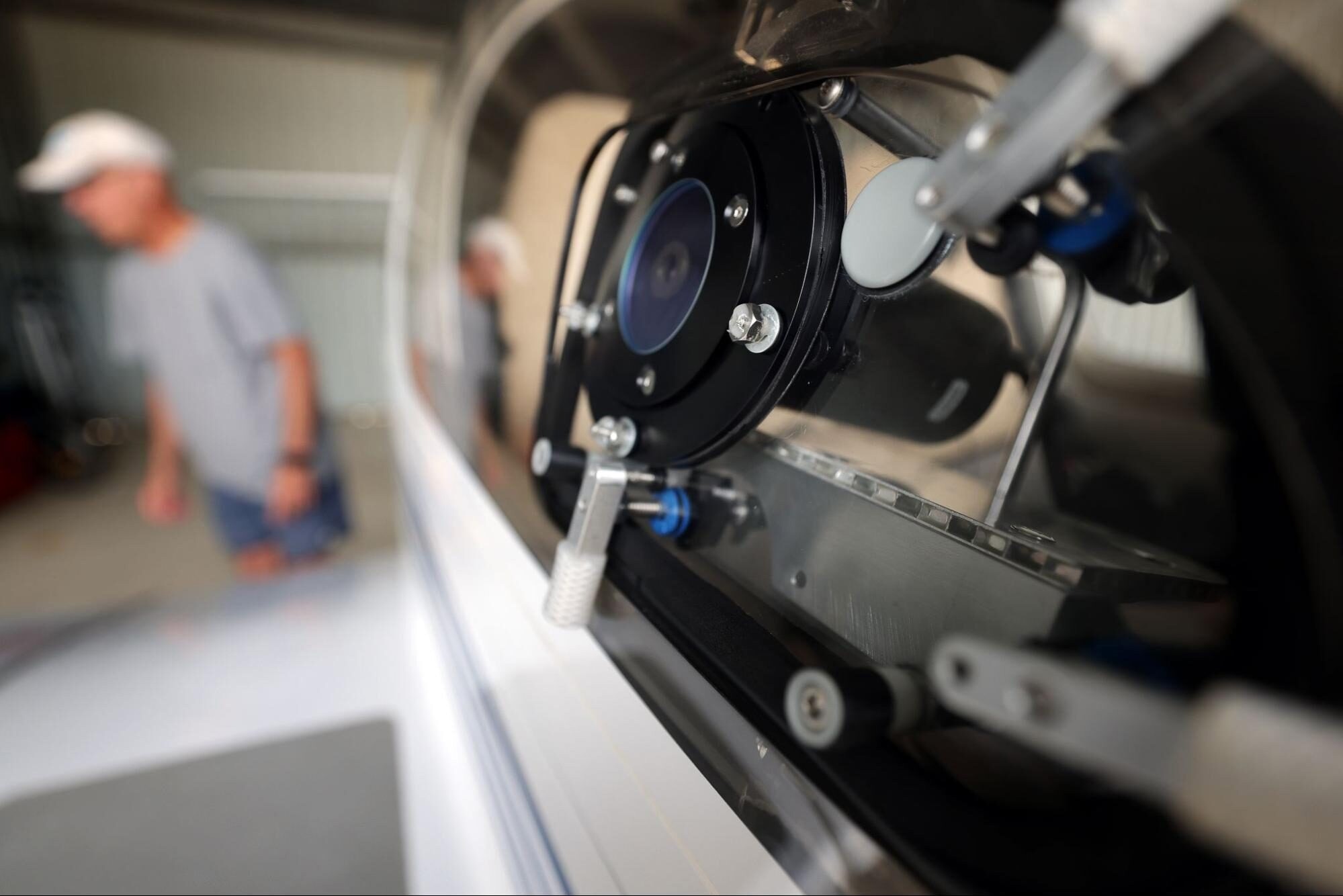 New Dual-Sensor Technology Offers Early Warning for Ice Hazards in Air and on Roads