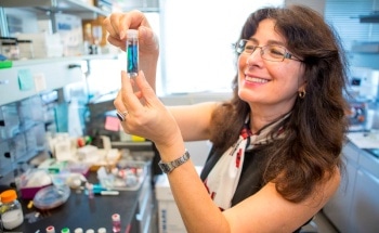 Novel Method to Instantly Identify Any Unknown Liquids