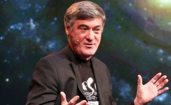 Physicist Speaks About Enhancement of Human Experience Through External Sensors at Imperial Event