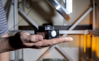 Compact W-Band Radar Module for Use in Industrial Sensors