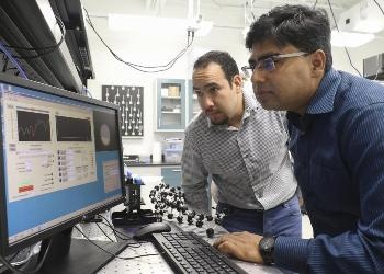 Optical Sensor Determines Molecular Chirality 