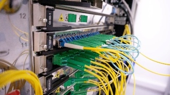 New System Transmits High-Speed Unrepeated Signal Over 520 Kilometers