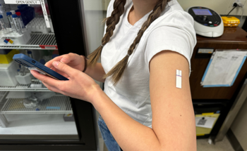 Painless Wearable Sensor Tracks Blood Sugar and More in Real-Time