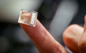 Novel Wearable Ultrasound Patch for Continuous Blood Pressure Monitoring
