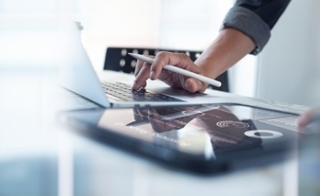 Organic Memristor Powers Ultra-Efficient In-Sensor Edge Computing