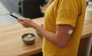 Novel On-Skin Sensor Provides Continuous B6 and Glucose Monitoring