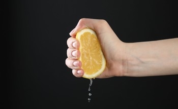 This Ultra-Sensitive Sensor Runs on Lemons and Gold, Not Enzymes
