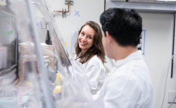 Reprogrammed Bacteroides Track Gut Disruption Non-Invasively