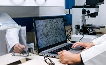 Review: Adaptive Microscopy Could Make Biological Imaging More Precise